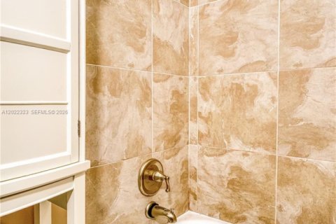 Condo in Sunny Isles Beach, Florida, 1 bedroom  № 2078215 - photo 20