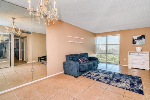 Condo in Sunny Isles Beach, Florida, 1 bedroom  № 2078215 - photo 3