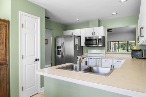 House in New Smyrna Beach, Florida 3 bedrooms, 156.45 sq.m. № 1801884 - photo 18