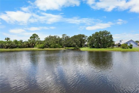 House in New Smyrna Beach, Florida 3 bedrooms, 156.45 sq.m. № 1801884 - photo 10