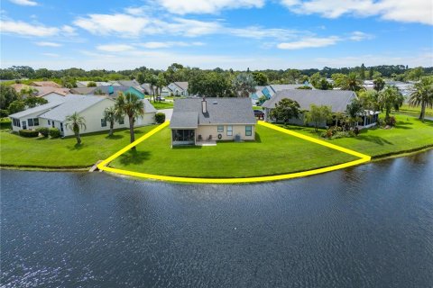 House in New Smyrna Beach, Florida 3 bedrooms, 156.45 sq.m. № 1801884 - photo 3