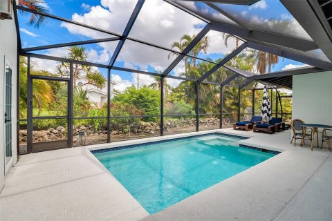 House in Venice, Florida 4 bedrooms, 312.52 sq.m. № 2202724 - photo 13