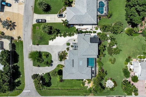 House in Venice, Florida 4 bedrooms, 312.52 sq.m. № 2202724 - photo 2