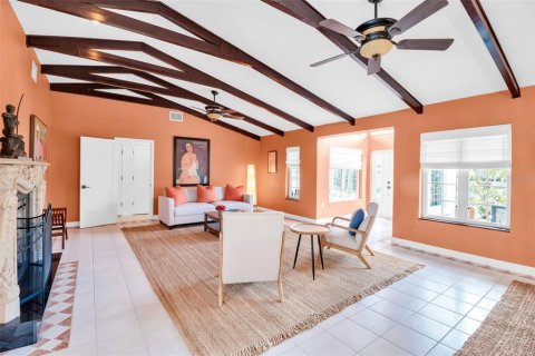 House in Venice, Florida 4 bedrooms, 312.52 sq.m. № 2202724 - photo 8