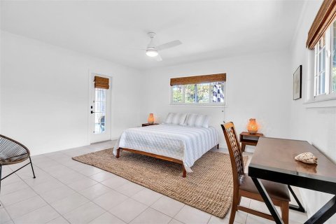 House in Venice, Florida 4 bedrooms, 312.52 sq.m. № 2202724 - photo 23
