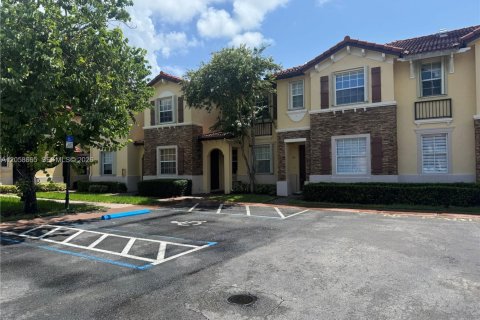 Copropriété à louer à Homestead, Floride: 3 chambres, 108.6 m2 № 2168638 - photo 2