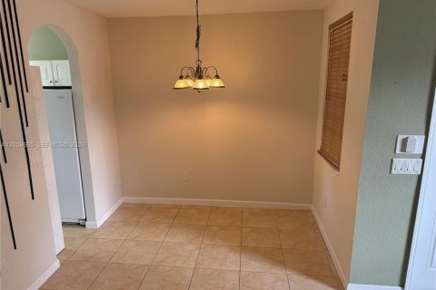Copropriété à louer à Homestead, Floride: 3 chambres, 108.6 m2 № 2168638 - photo 12
