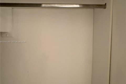 Condo in Sunrise, Florida, 2 bedrooms  № 2000757 - photo 23