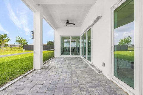 House in Cape Coral, Florida 3 bedrooms, 181.44 sq.m. № 2204747 - photo 21