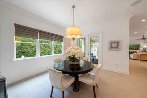 House in Tampa, Florida 5 bedrooms, 478.82 sq.m. № 1629737 - photo 21