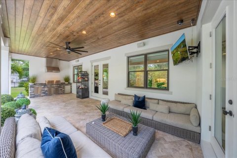 House in Tampa, Florida 5 bedrooms, 478.82 sq.m. № 1629737 - photo 23