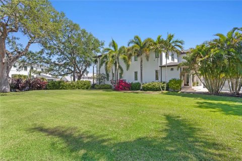House in Tampa, Florida 5 bedrooms, 478.82 sq.m. № 1629737 - photo 29