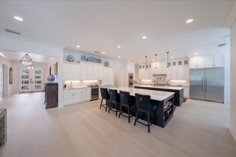 House in Tampa, Florida 5 bedrooms, 478.82 sq.m. № 1629737 - photo 12