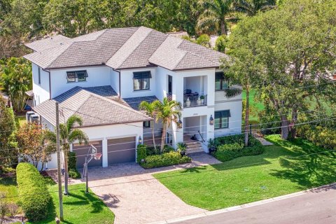 House in Tampa, Florida 5 bedrooms, 478.82 sq.m. № 1629737 - photo 4
