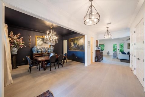House in Tampa, Florida 5 bedrooms, 478.82 sq.m. № 1629737 - photo 7