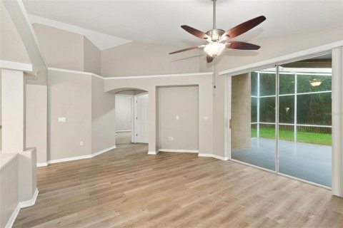 Villa ou maison à vendre à Tampa, Floride: 3 chambres, 164.34 m2 № 2408117 - photo 4