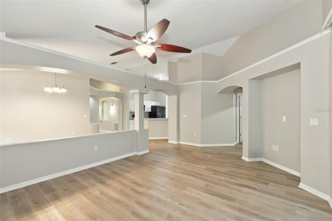 Villa ou maison à vendre à Tampa, Floride: 3 chambres, 164.34 m2 № 2408117 - photo 8