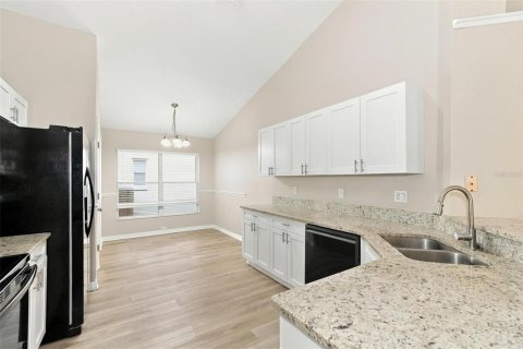 Villa ou maison à vendre à Tampa, Floride: 3 chambres, 164.34 m2 № 2408117 - photo 16