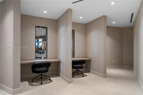 Condo in Miami, Florida, 4 bedrooms  № 1953494 - photo 3
