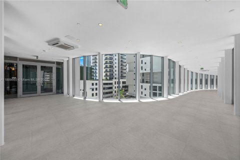 Condo in Miami, Florida, 4 bedrooms  № 1953494 - photo 2