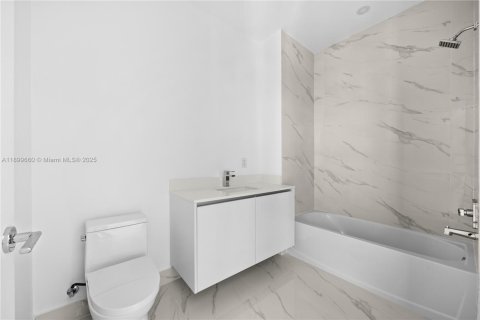 Condo in Miami, Florida, 4 bedrooms  № 1953494 - photo 8