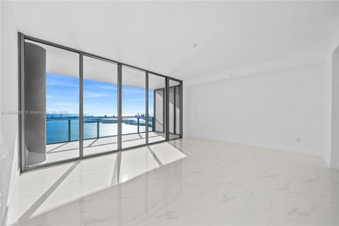 Condo in Miami, Florida, 4 bedrooms  № 1953494 - photo 30
