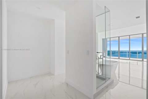 Condo in Miami, Florida, 4 bedrooms  № 1953494 - photo 26