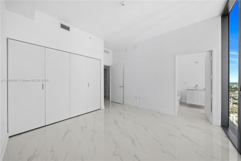 Condo in Miami, Florida, 4 bedrooms  № 1953494 - photo 18