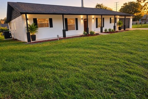 Villa ou maison à vendre à Land O' Lakes, Floride: 3 chambres, 168.34 m2 № 2427121 - photo 2