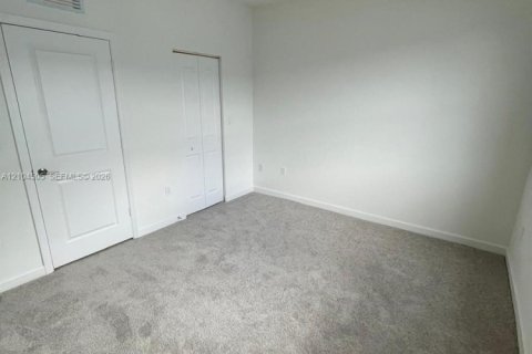 Touwnhouse à louer à Homestead, Floride: 3 chambres, 123.56 m2 № 2414744 - photo 13