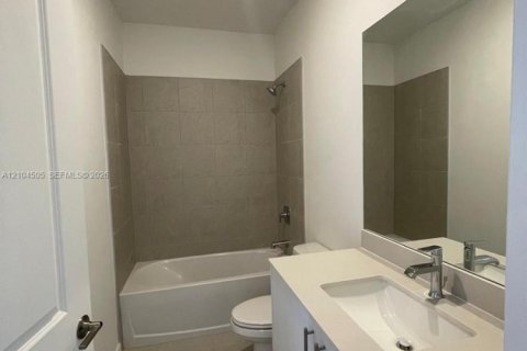 Touwnhouse à louer à Homestead, Floride: 3 chambres, 123.56 m2 № 2414744 - photo 18