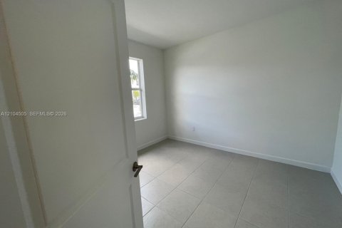 Touwnhouse à louer à Homestead, Floride: 3 chambres, 123.56 m2 № 2414744 - photo 10