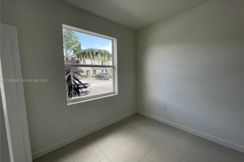 Touwnhouse à louer à Homestead, Floride: 3 chambres, 123.56 m2 № 2414744 - photo 23