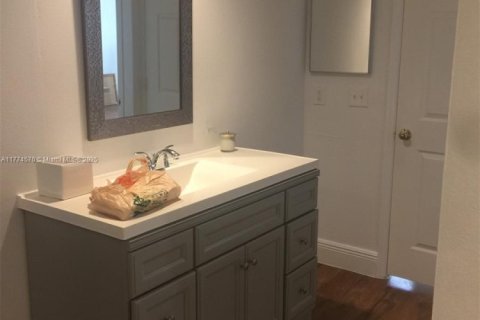 Condo in Aventura, Florida, 1 bedroom  № 1748641 - photo 15