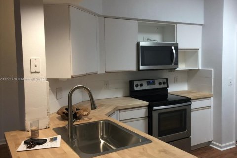 Condo in Aventura, Florida, 1 bedroom  № 1748641 - photo 11