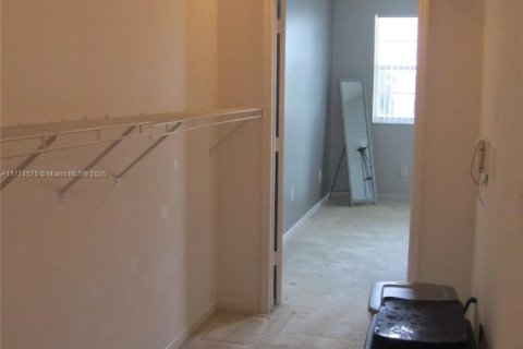 Condo in Aventura, Florida, 1 bedroom  № 1748641 - photo 17