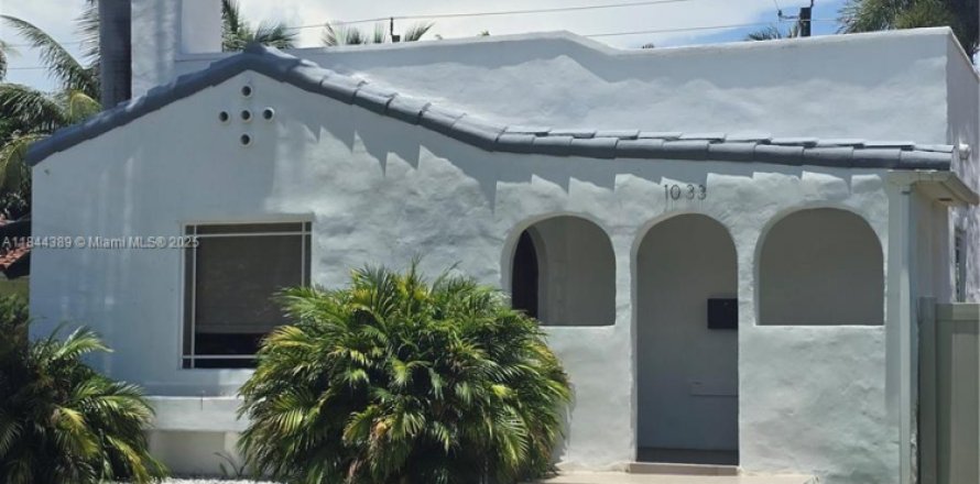 Villa ou maison à Hollywood, Floride 3 chambres, 197.7 m2 № 1841215