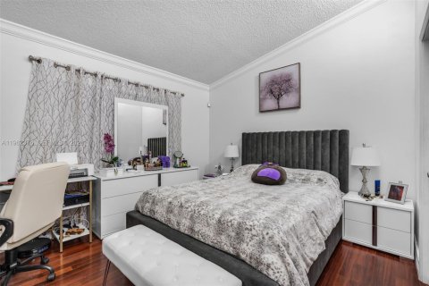 Adosado en venta en Hialeah, Florida, 3 dormitorios, 103.59 m2 № 2024913 - foto 23