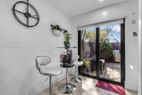 Adosado en venta en Hialeah, Florida, 3 dormitorios, 103.59 m2 № 2024913 - foto 20