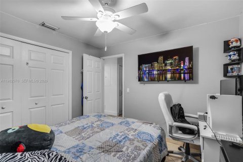 Adosado en venta en Hialeah, Florida, 3 dormitorios, 103.59 m2 № 2024913 - foto 22