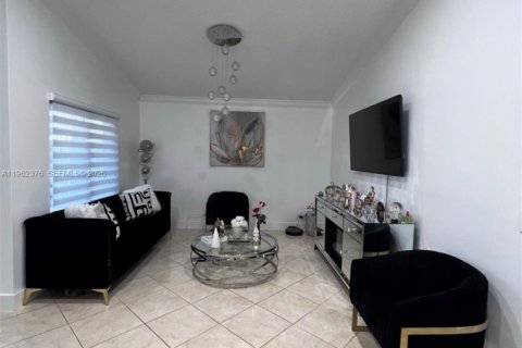 Купить таунхаус в Хайалиа, Флорида 3 спальни, 103.59м2, № 2024913 - фото 7