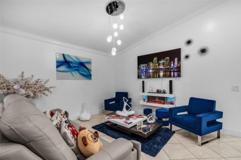 Adosado en venta en Hialeah, Florida, 3 dormitorios, 103.59 m2 № 2024913 - foto 17