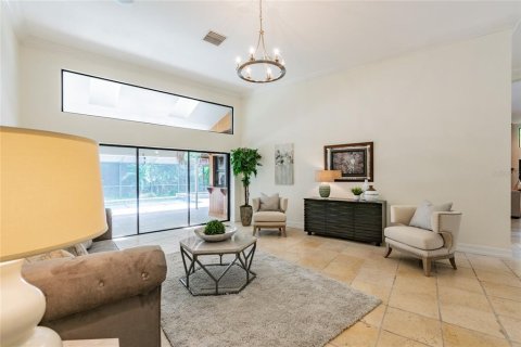 House in Tampa, Florida 4 bedrooms, 299.52 sq.m. № 1684610 - photo 7