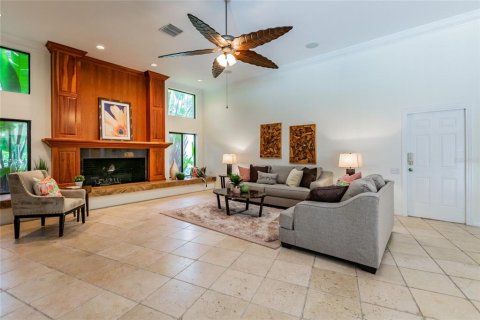 House in Tampa, Florida 4 bedrooms, 299.52 sq.m. № 1684610 - photo 17