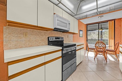 Condo in Hollywood, Florida, 2 bedrooms  № 1797000 - photo 3