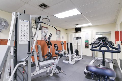 Condo in Hollywood, Florida, 2 bedrooms  № 1797000 - photo 19