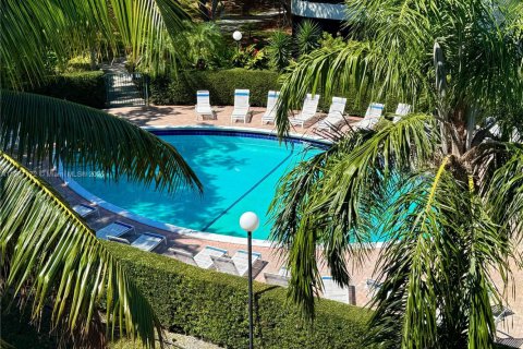 Condo in Hollywood, Florida, 2 bedrooms  № 1797000 - photo 1
