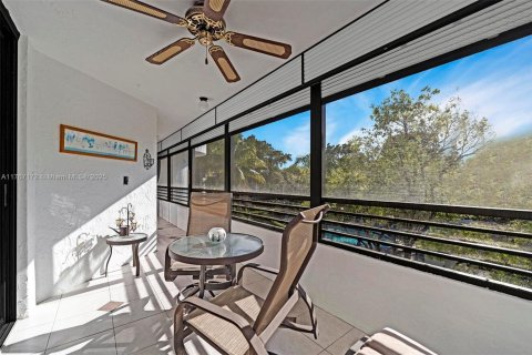Condo in Hollywood, Florida, 2 bedrooms  № 1797000 - photo 16