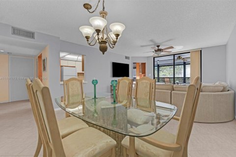 Condo in Hollywood, Florida, 2 bedrooms  № 1797000 - photo 14