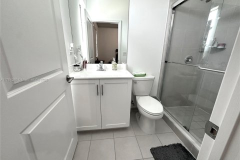 Townhouse in Miami, Florida 3 bedrooms, 141.21 sq.m. № 1706157 - photo 4
